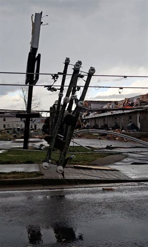 Tennessee tornadoes leave at least 6 dead, dozens hurt and more than 40,000 without power